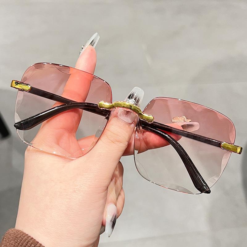Women’s Frameless Box Sunglasses – UV Protection Cut-Edge Fashion Shades