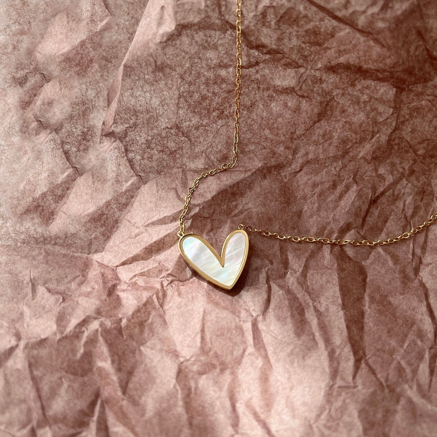 Mother-of-Pearl Heart Pendant Necklace – Gold Titanium Steel Clavicle Chain for Women