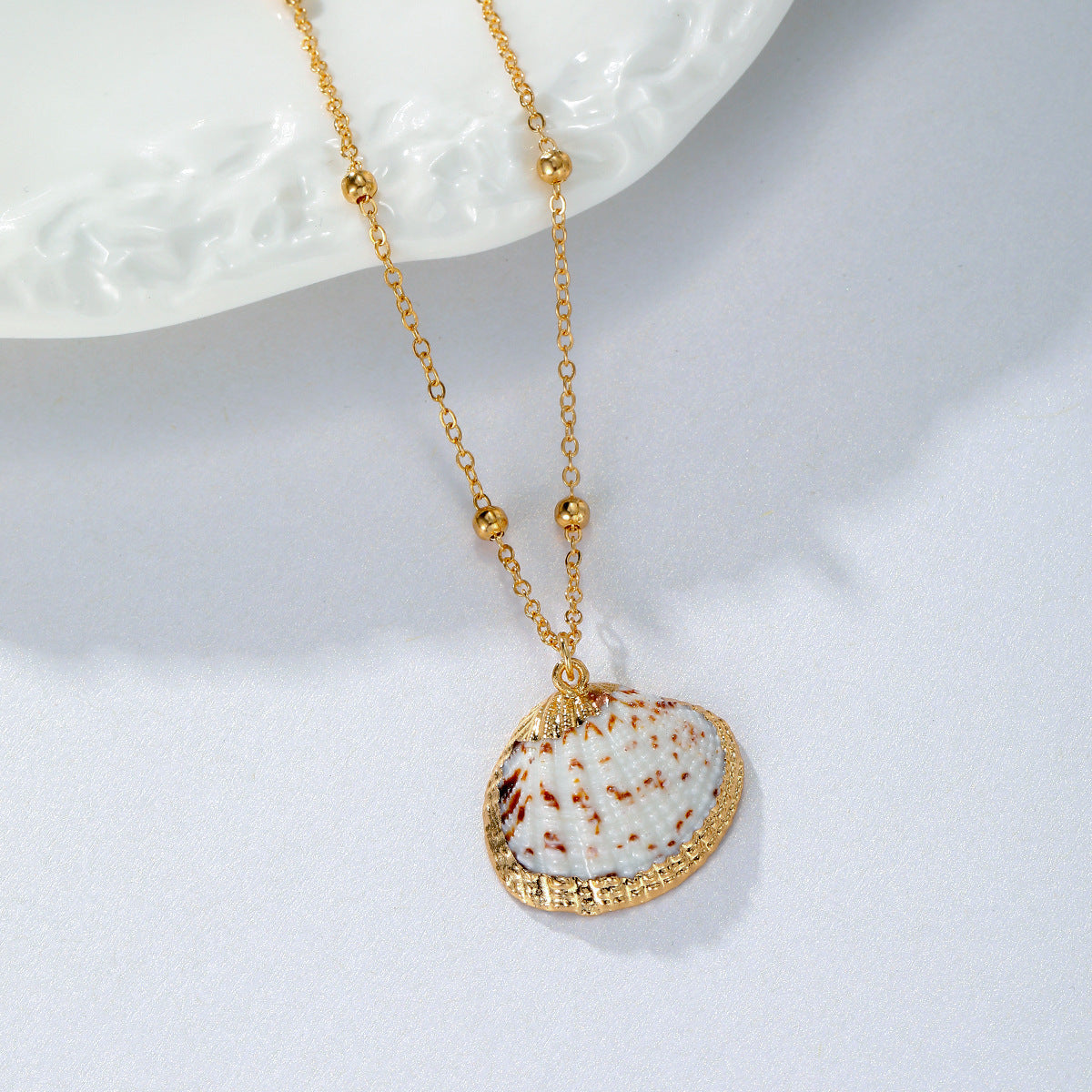 Boho Seashell Pendant Necklace – Layered Beach Jewelry for Women