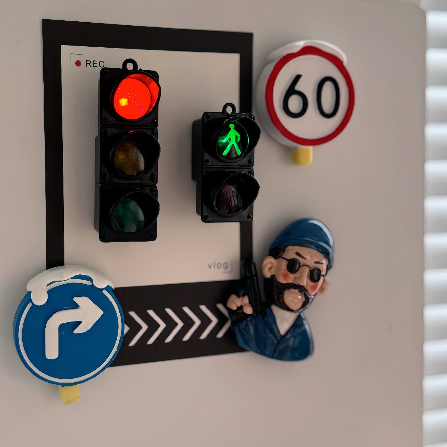 Luminous Traffic Light Fridge Magnet – Creative Pedestrian Sign Home Decor Sticker