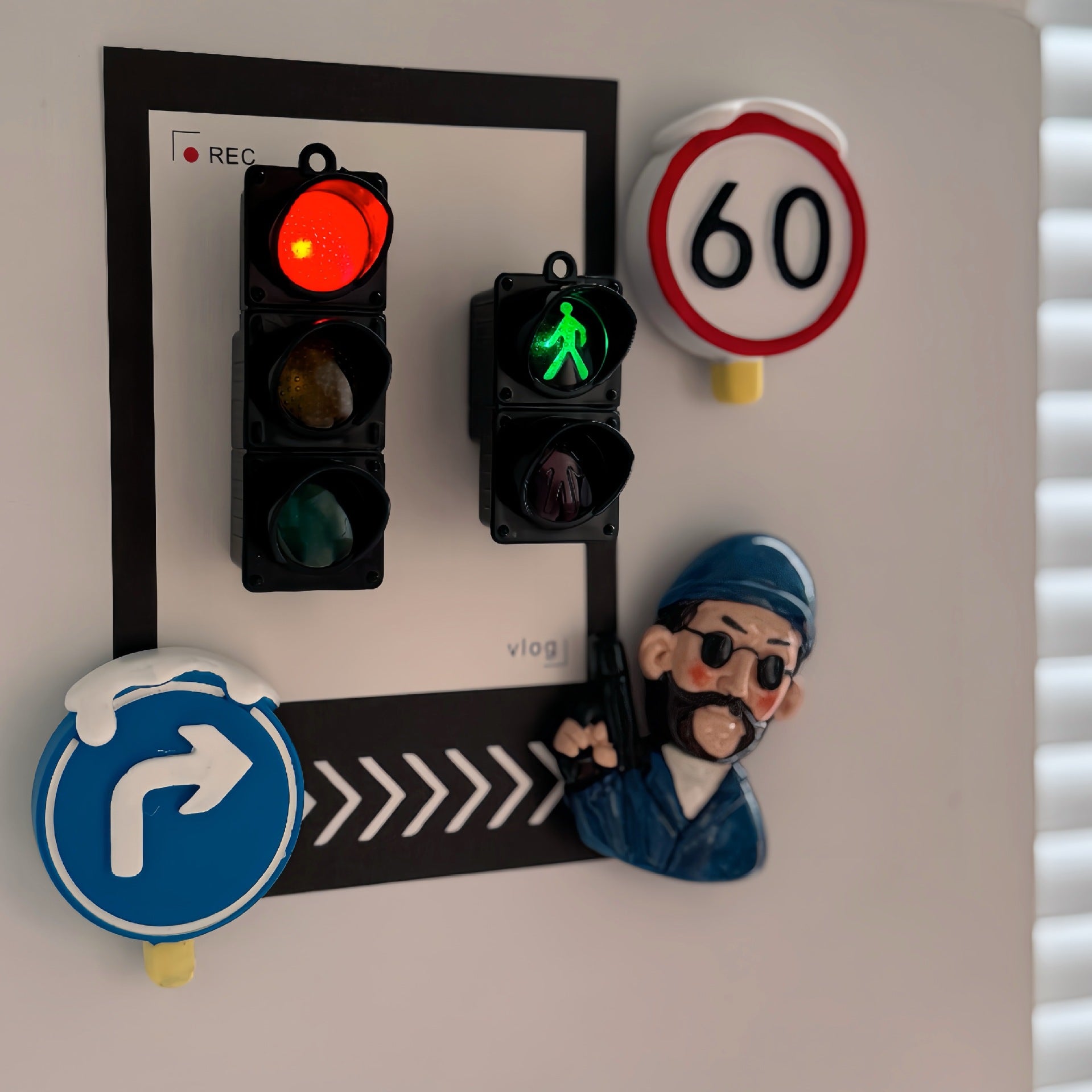 Luminous Traffic Light Fridge Magnet – Creative Pedestrian Sign Home Decor Sticker