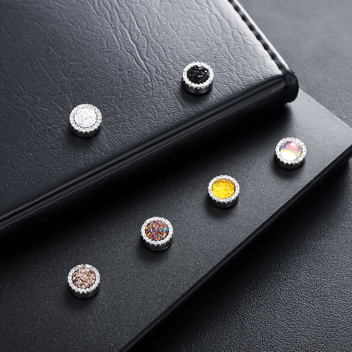 Unisex Magnetic Ear Clips – Stylish No-Piercing Earrings for Men & Women