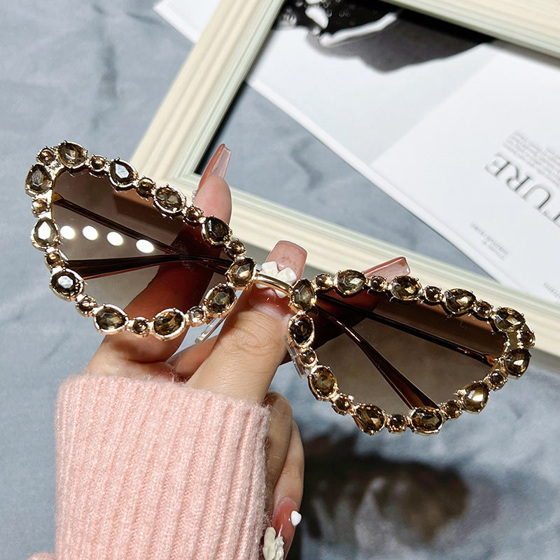 Cat-Eye Rhinestone Sunglasses – UV400 Metal Geometric Street Style Shades for Women