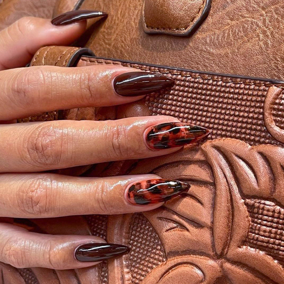 Tortoiseshell Stiletto Press-On Nails – Glossy Dark Brown Medium Length