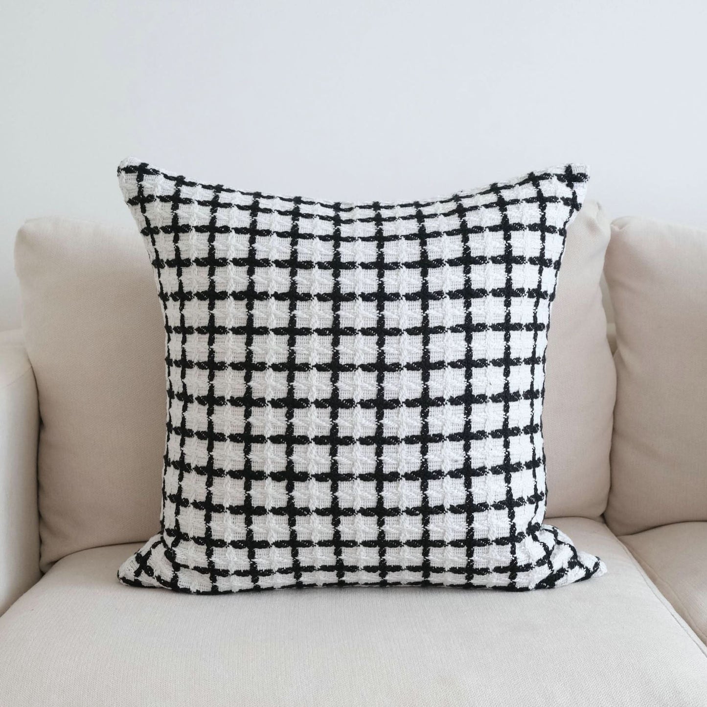 Lattice Pillow Cover – Modern Embroidered Cushion for Elegant Decor
