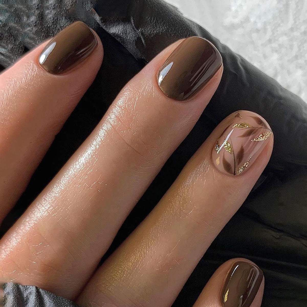 Elegant Brown Glue-On Press-On Nails with Gold Leaf Design – Short Square Fake Nails