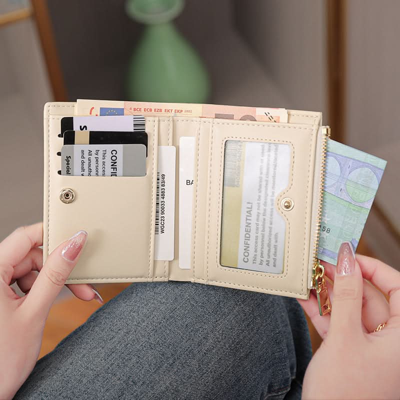 Women's Crocodile Pattern Leather Wallet – Compact Zippered Coin Purse