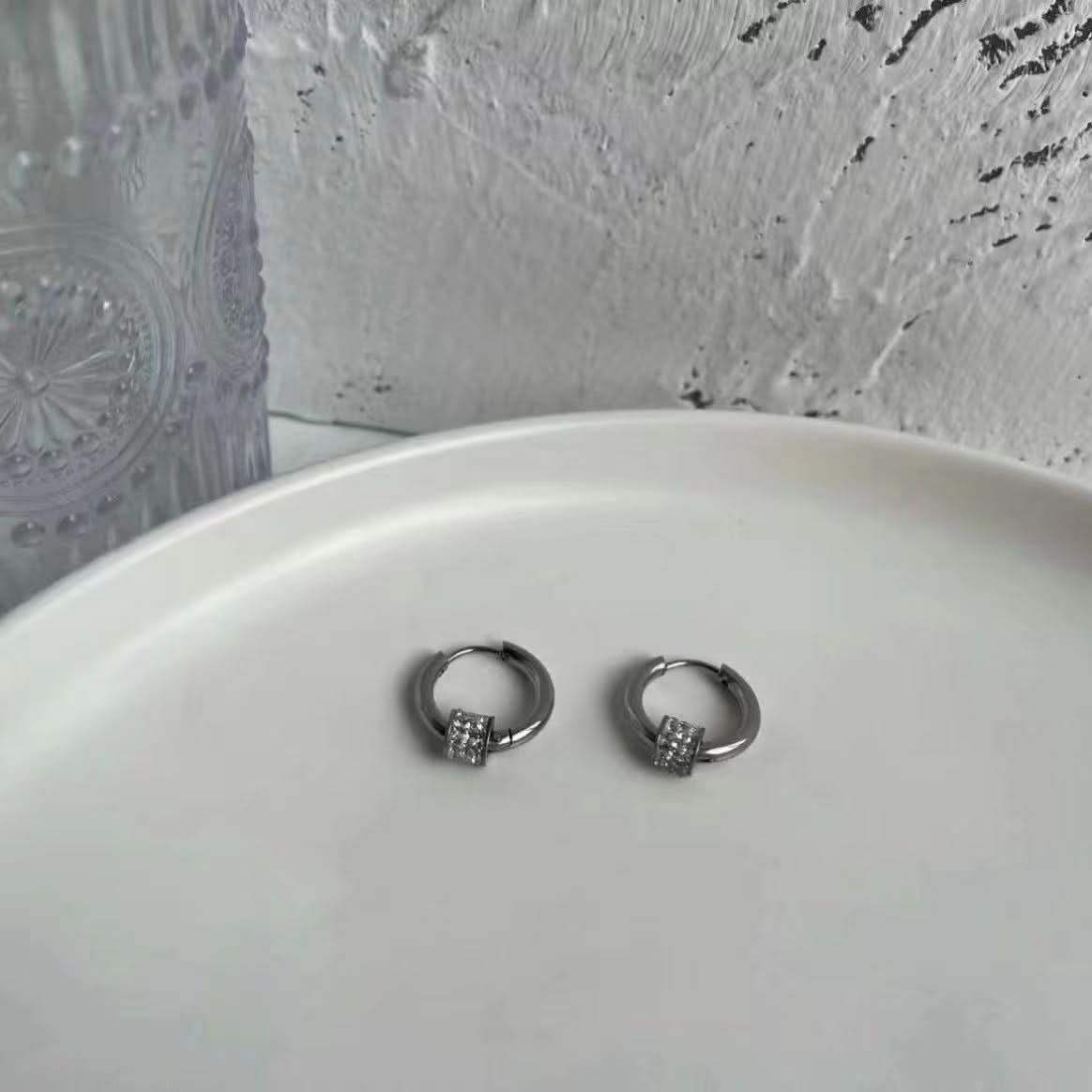 Men’s Trendy Zircon Pendant Earrings – Hypoallergenic Design
