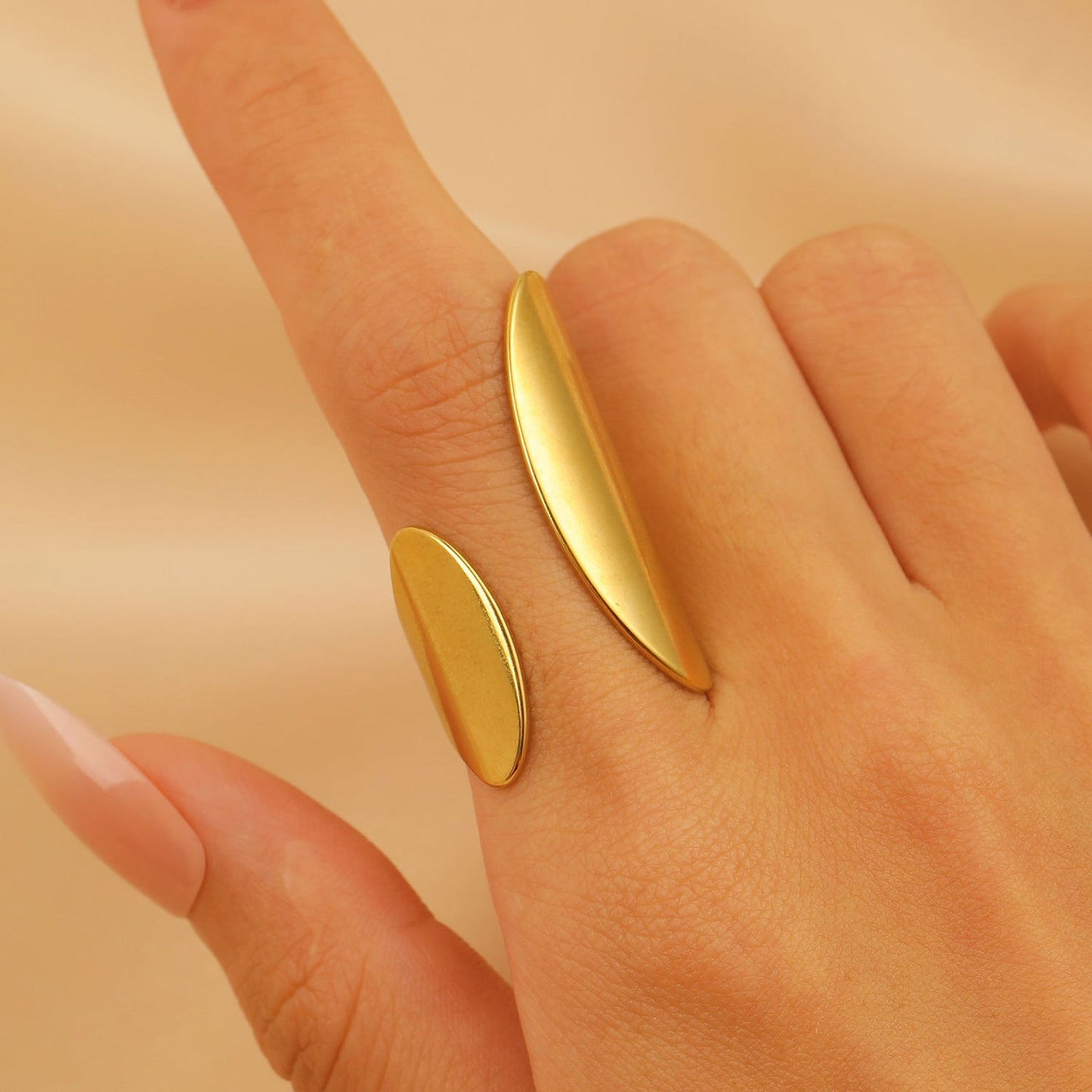 Set of 4 Bold Gold Stainless Steel Rings – Adjustable Water Drop Statement Jewelry