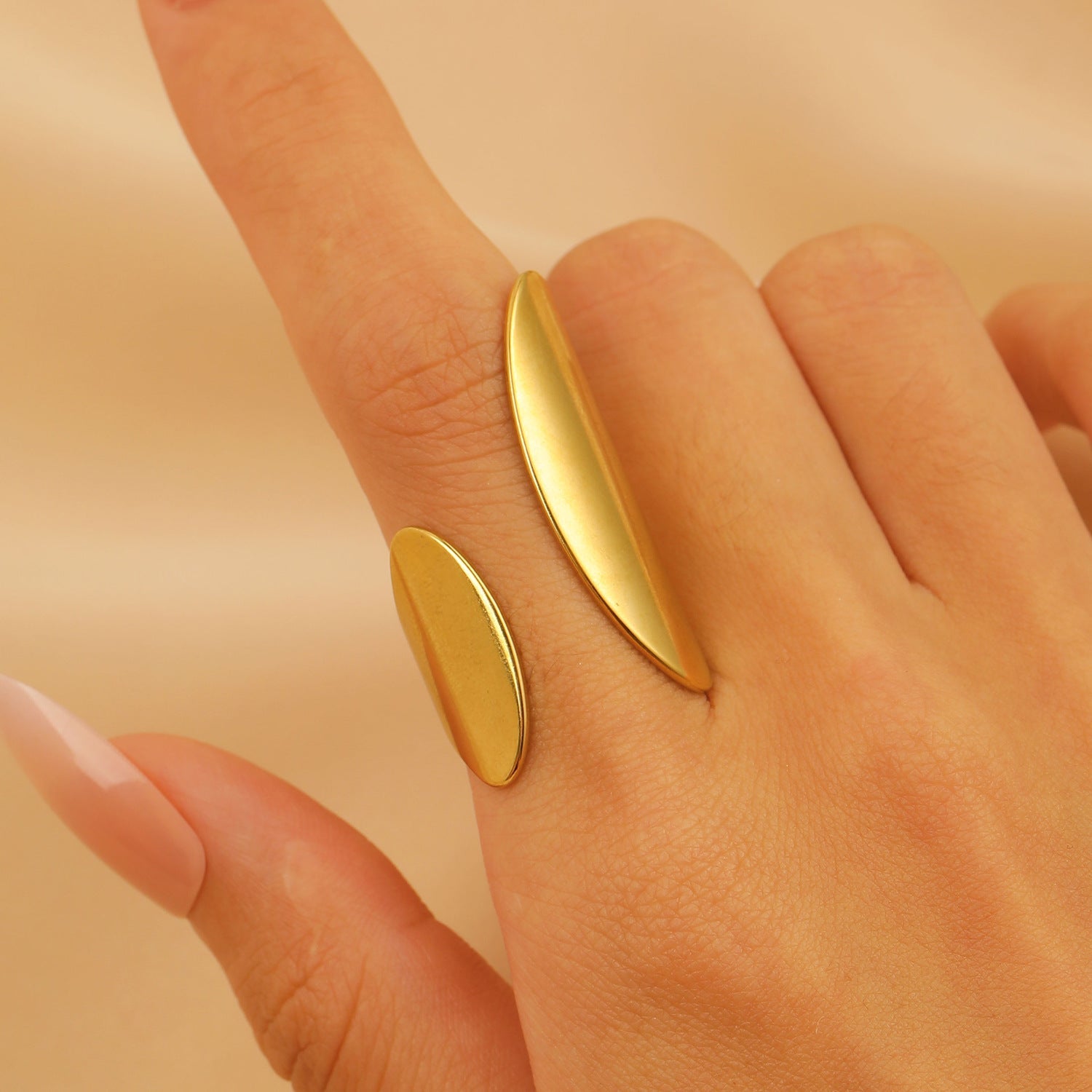Set of 4 Bold Gold Stainless Steel Rings – Adjustable Water Drop Statement Jewelry