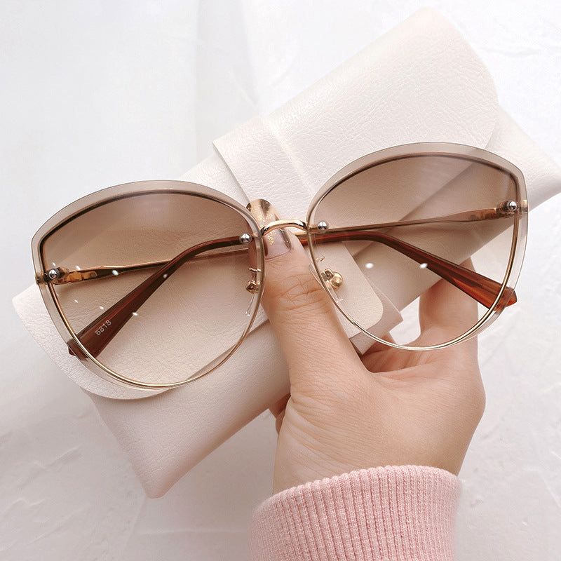 Oversized Butterfly Sunglasses for Women – Gradient Lens UV400 Frameless Shades