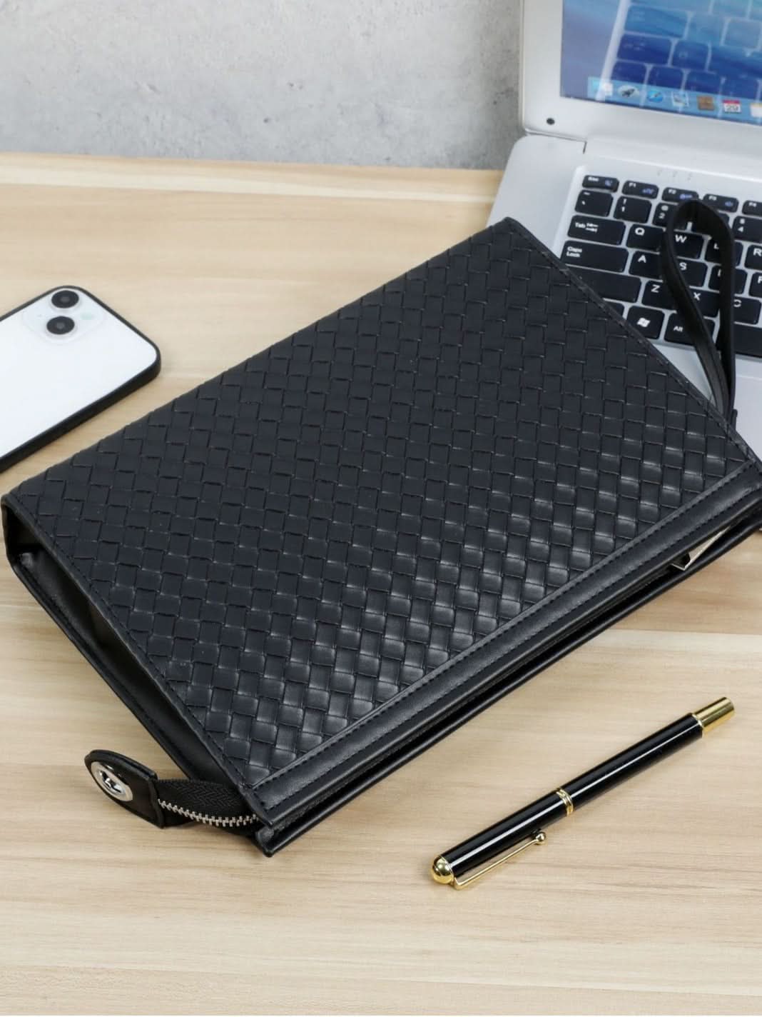 Men’s Trendy Urban Style Leather Envelope Bag – Woven Pattern Clutch