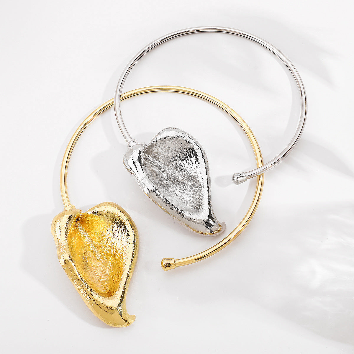 Retro Poplar Leaf Necklace for Women – Light Luxury Alloy Clavicle Jewelry