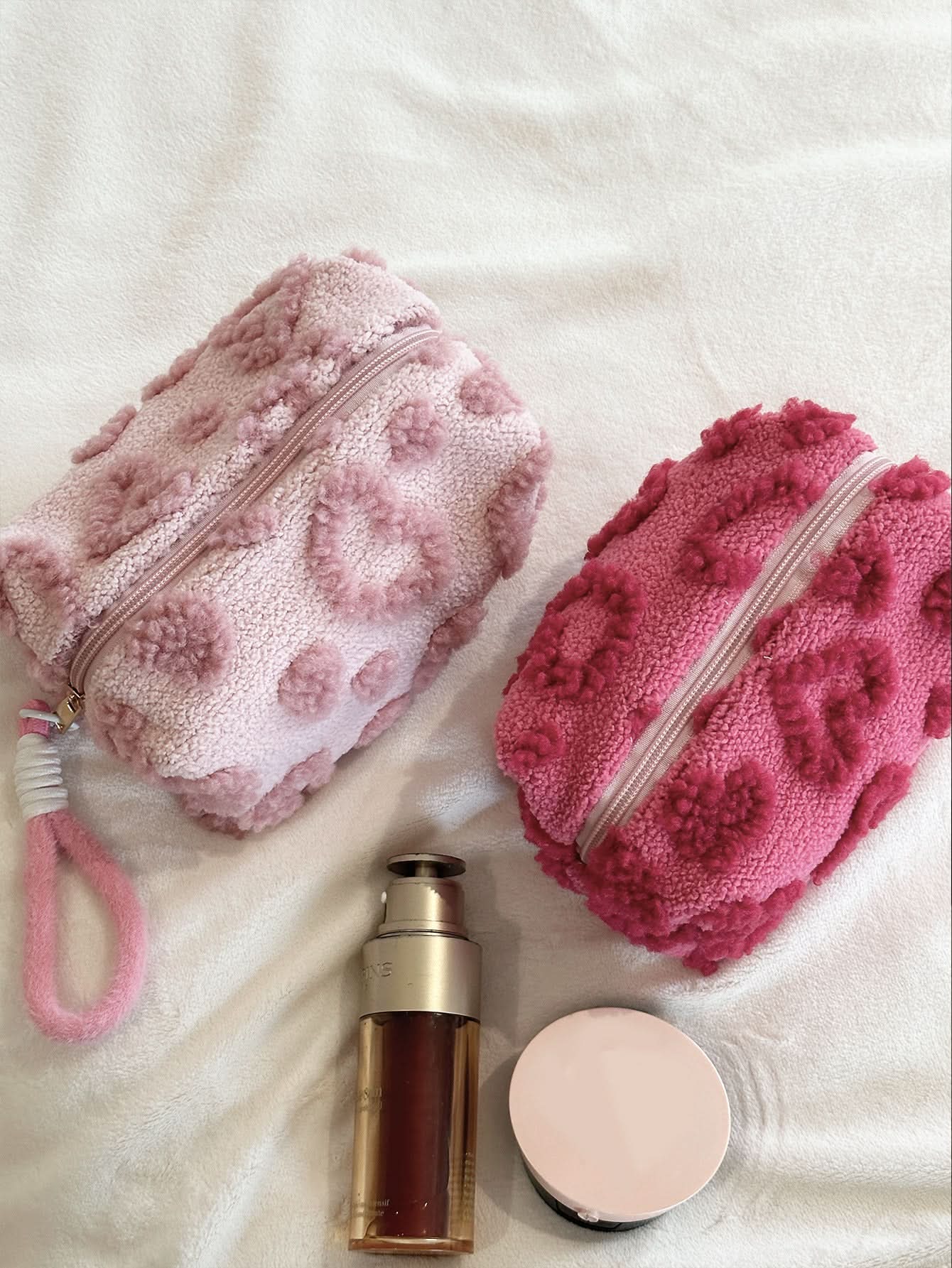 Plush Large-Capacity Makeup Bag – Cute Travel Cosmetic Organizer