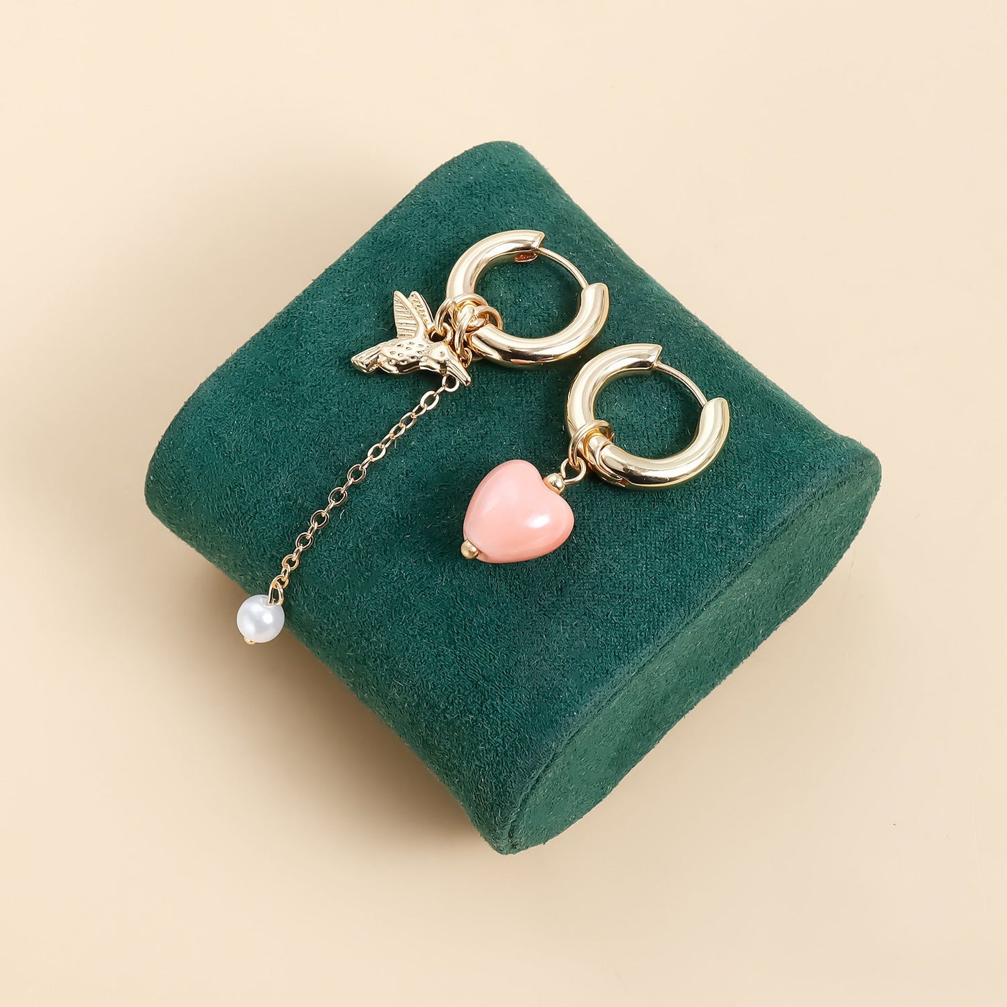 Retro Heart Drop Earrings – Asymmetrical Fashion Jewelry for Women