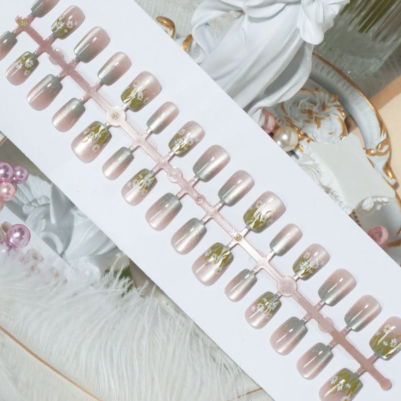 3D Cat Eye Handmade Nail Art – 30-Piece Prefabricated Set