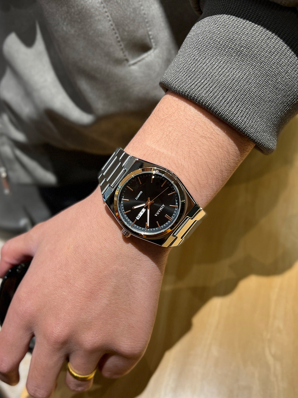 Men's Stainless Steel Quartz Watch – Luminous Dial, Day-Date Display