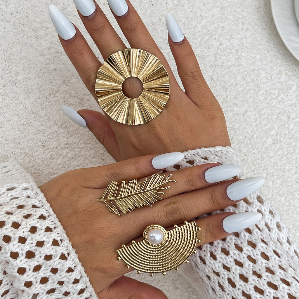 Vintage Feather Pearl Ring – Retro Geometric Alloy Statement Jewelry for Women
