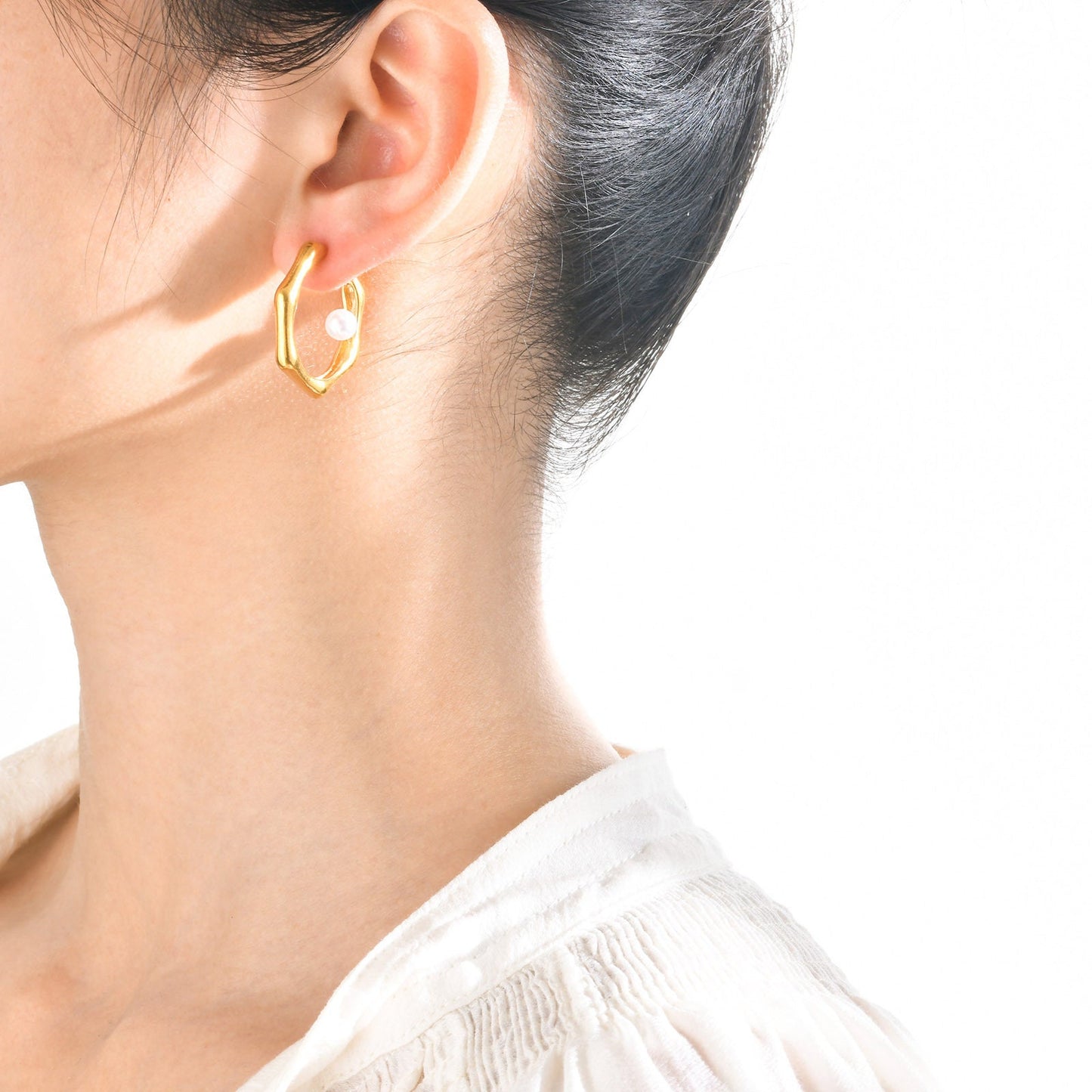 Elegant Gold Hexagon Hoop Earrings with Pearl Accent – Stainless Steel Jewelry