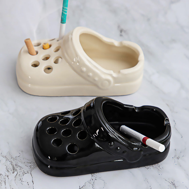 Crocs-Inspired Ceramic Ashtray – Funny Slippers Design for Home Decor