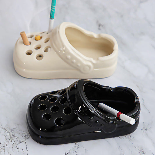 Crocs-Inspired Ceramic Ashtray – Funny Slippers Design for Home Decor