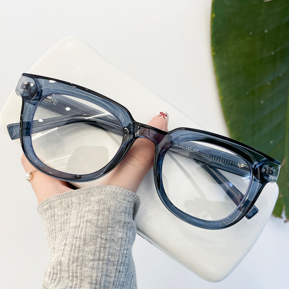 Retro Thick Frame Blue Light Glasses – Unisex TR90, Myopia-Ready