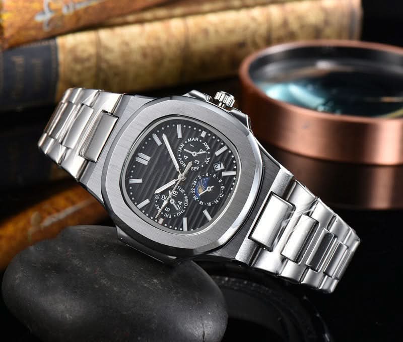 Luminous Quartz Steel Watch – Unisex Square Dial