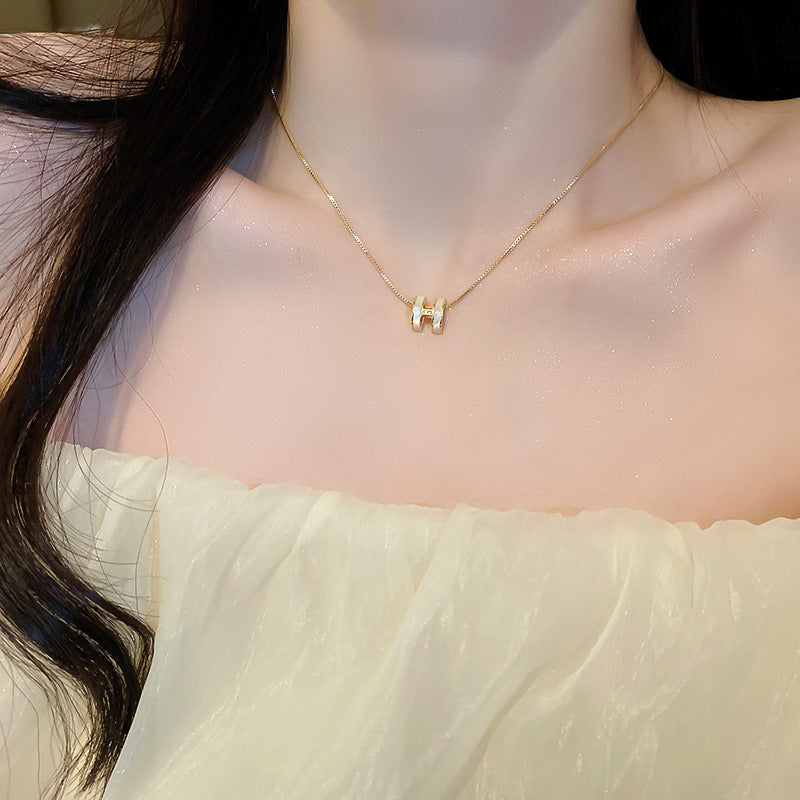 3D Letter H Pendant Necklace – Light Luxury Titanium Steel Clavicle Chain for Women