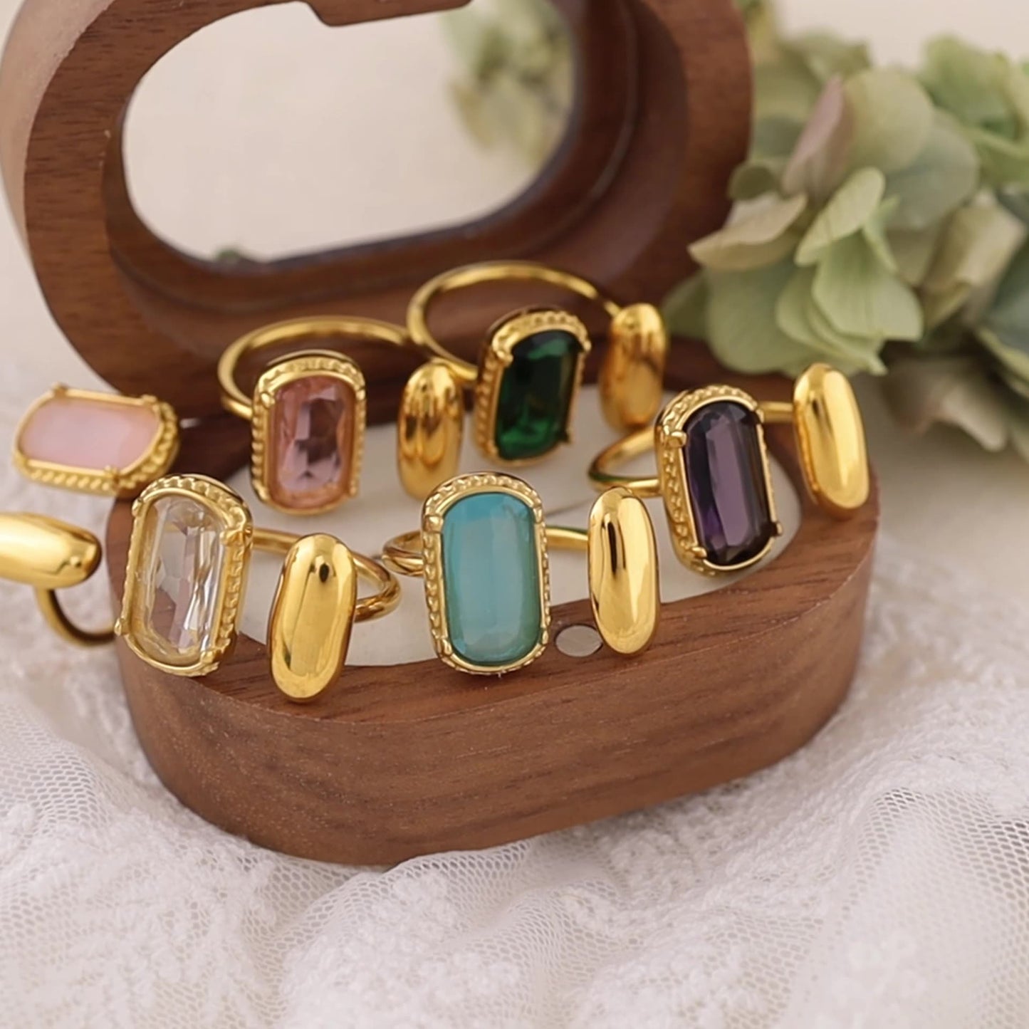Gold Oval Zircon Ring for Women – Retro Geometric Stainless Steel Adjustable Jewelry