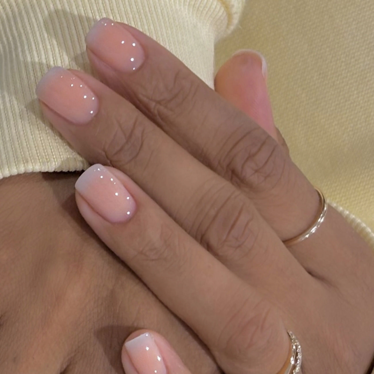 Short Square Ombre Press-On Nails –Classic Gradient Natural Look
