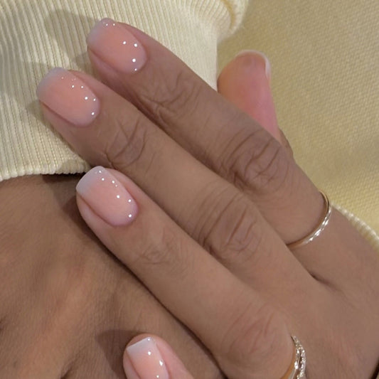Short Square Ombre Press-On Nails –Classic Gradient Natural Look