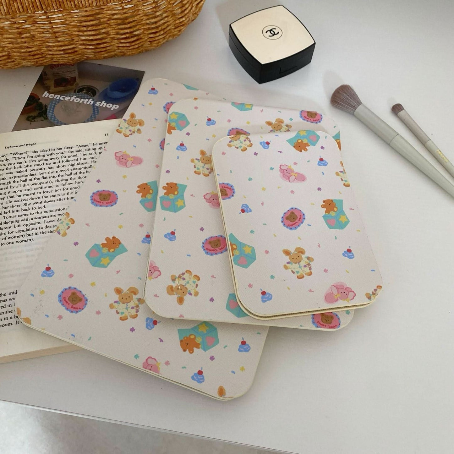 Portable Retro Floral Folding Makeup Mirror