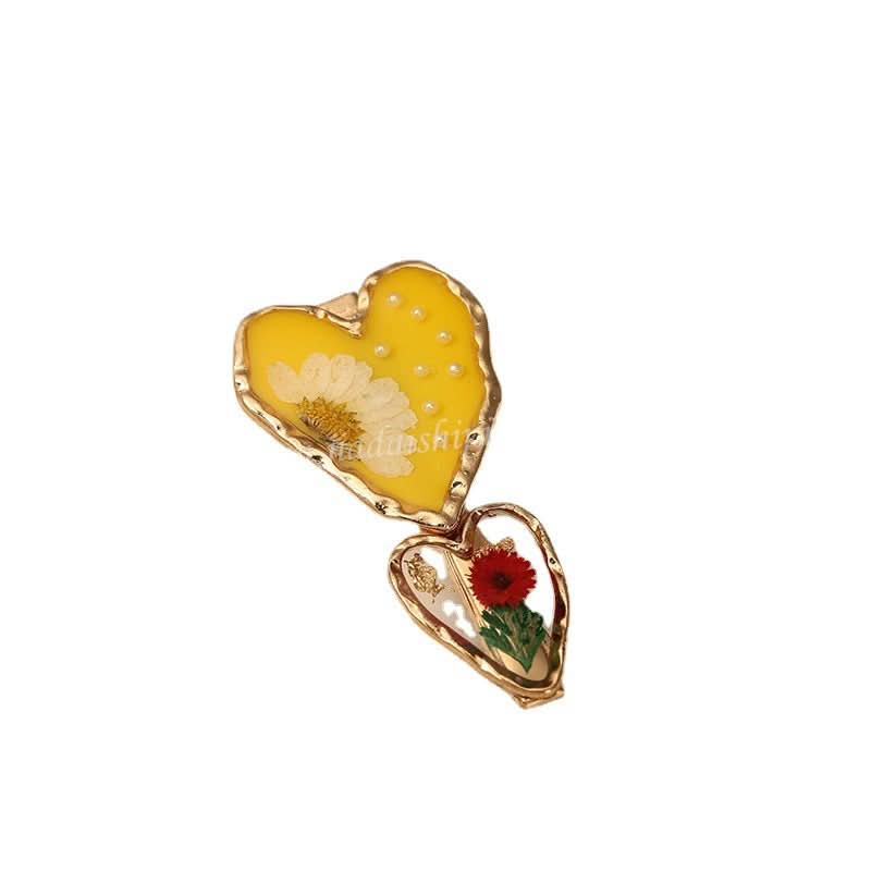 Set of 2 Vintage Flower Duckbill Hair Clips