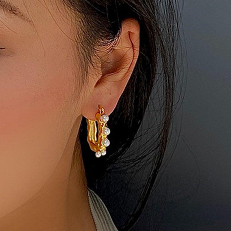 Bold Luxe Pearl Accent U-Shaped Earrings – Fashion Statement Jewelry for Women