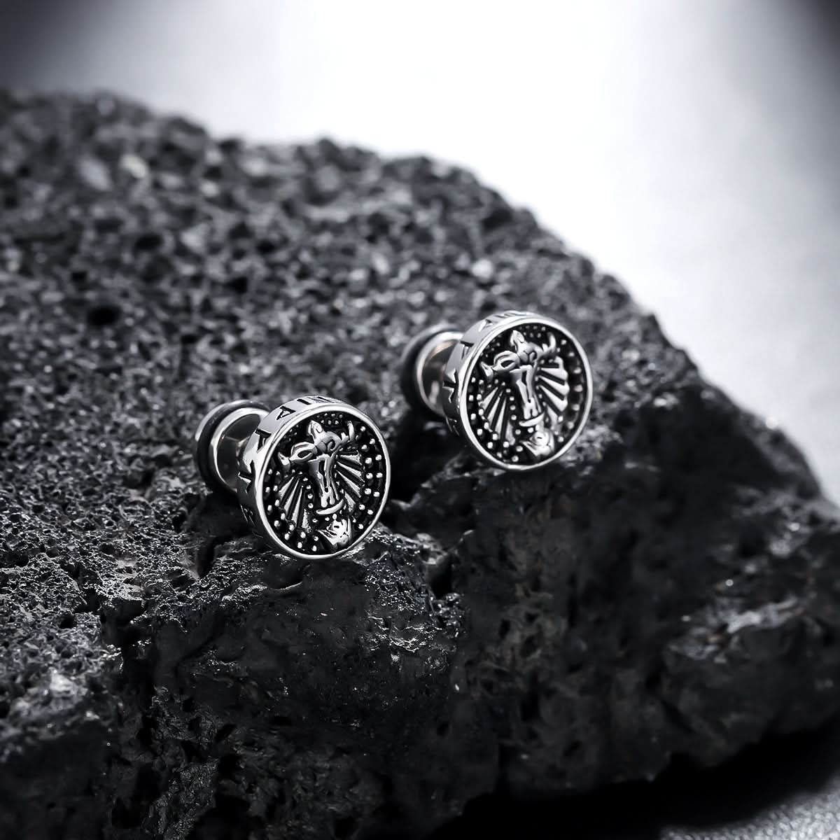 Men’s Retro Skull Earrings – Edgy Punk Style Jewelry