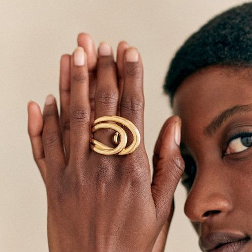 Bold Geometric Gold Curve Ring – Open Style Statement Jewelry for Women