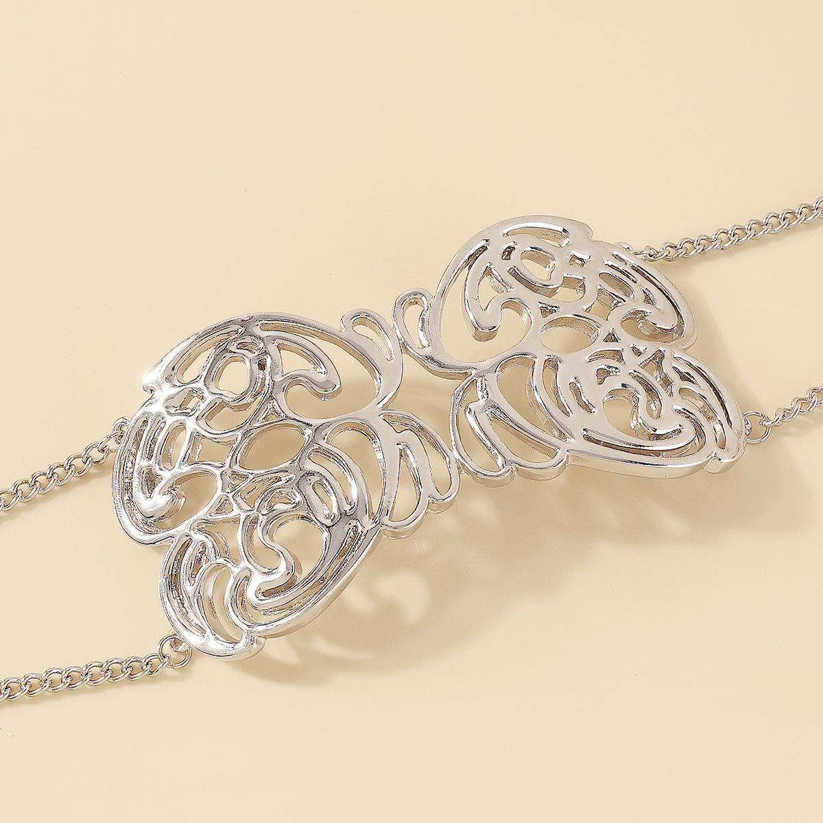 Butterfly Pendant Necklace – Trendy Hip-Hop Statement Jewelry for Women