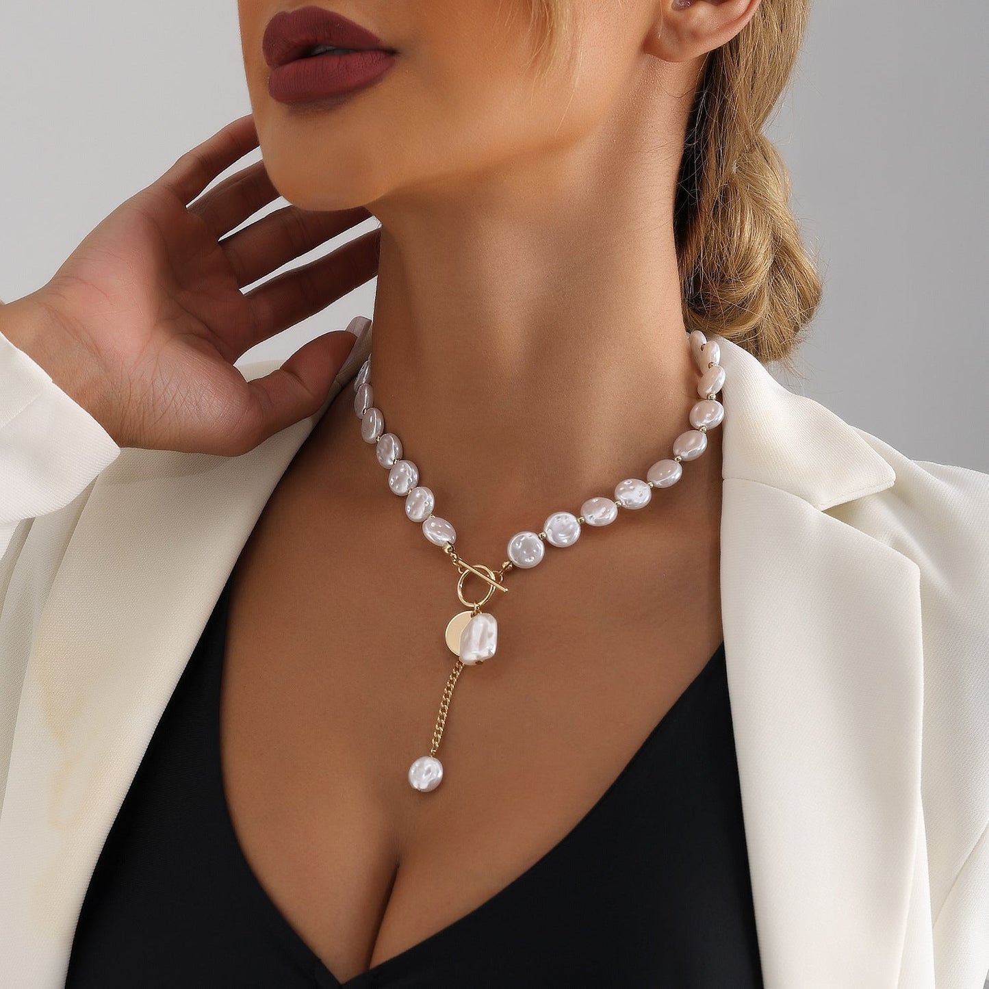 Baroque Pearl Tassel Necklace for Women – Elegant Gold Clavicle Chain Jewelry