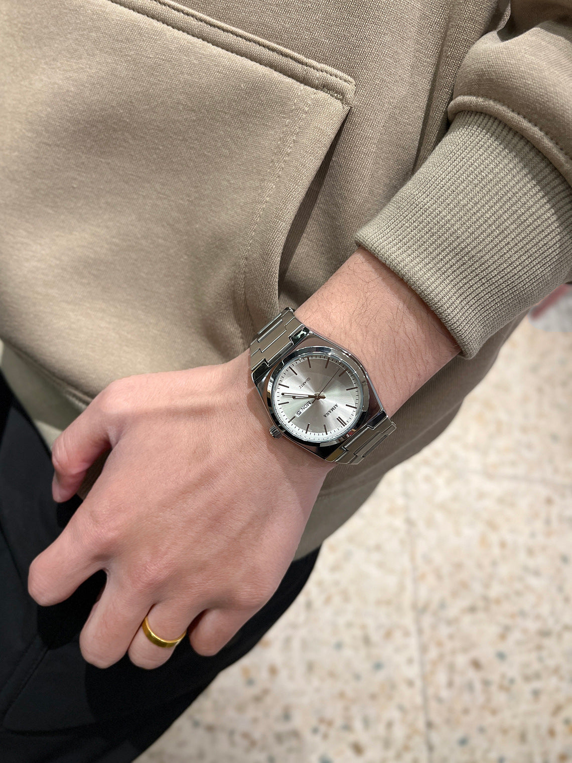 Men's Stainless Steel Quartz Watch – Luminous Dial, Day-Date Display