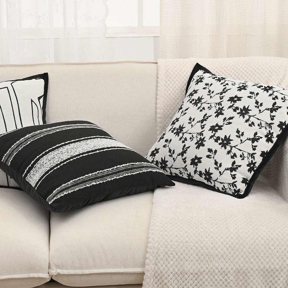Black Light Luxury Vintage Embroidered Pillowcase