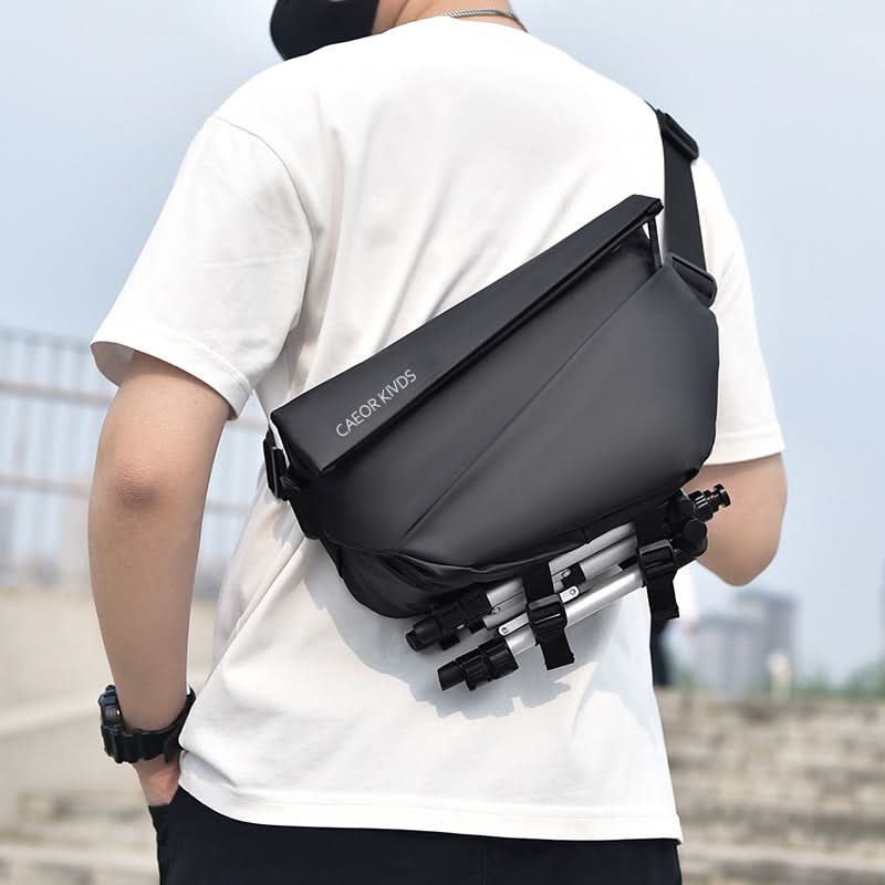 Men’s Casual Street Fashion Chest Bag - Multifunctional Messenger Bag for Travel
