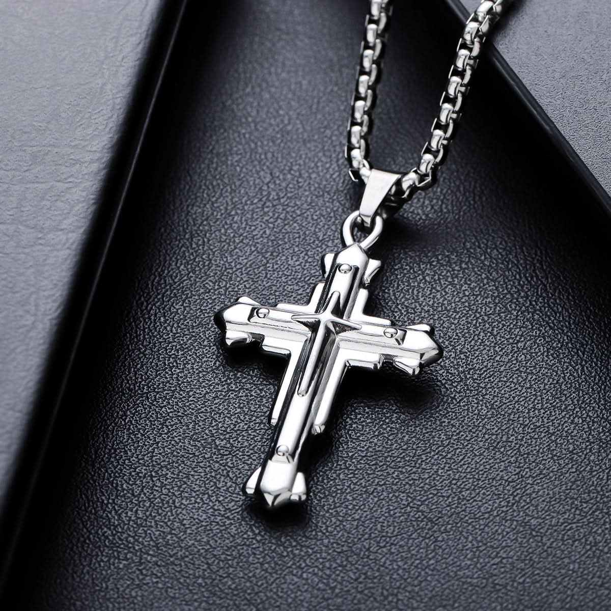 Men’s Retro Titanium Steel Cross Necklace – Minimalist