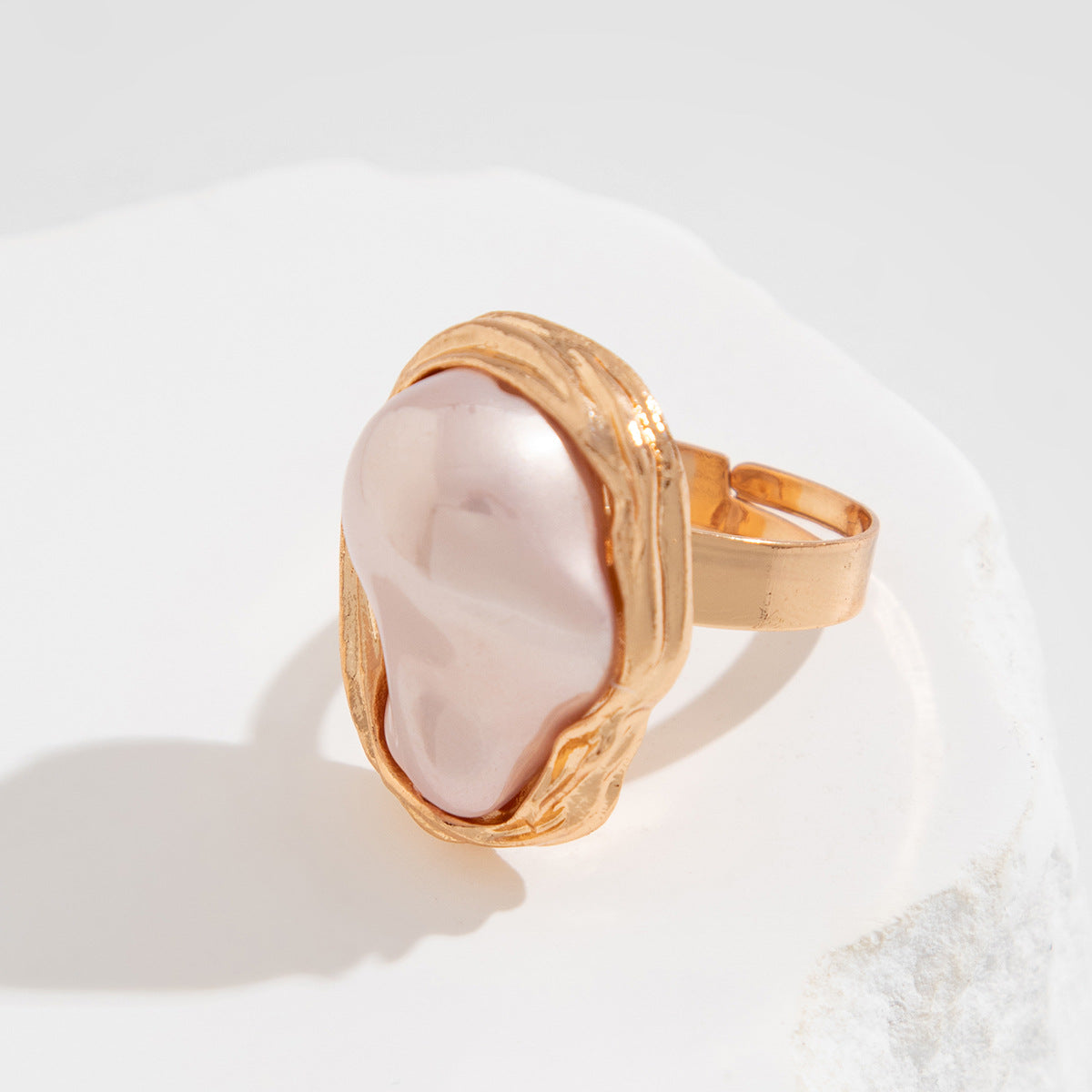 Baroque Pearl Statement Ring – Irregular Alloy Geometric Design for Women