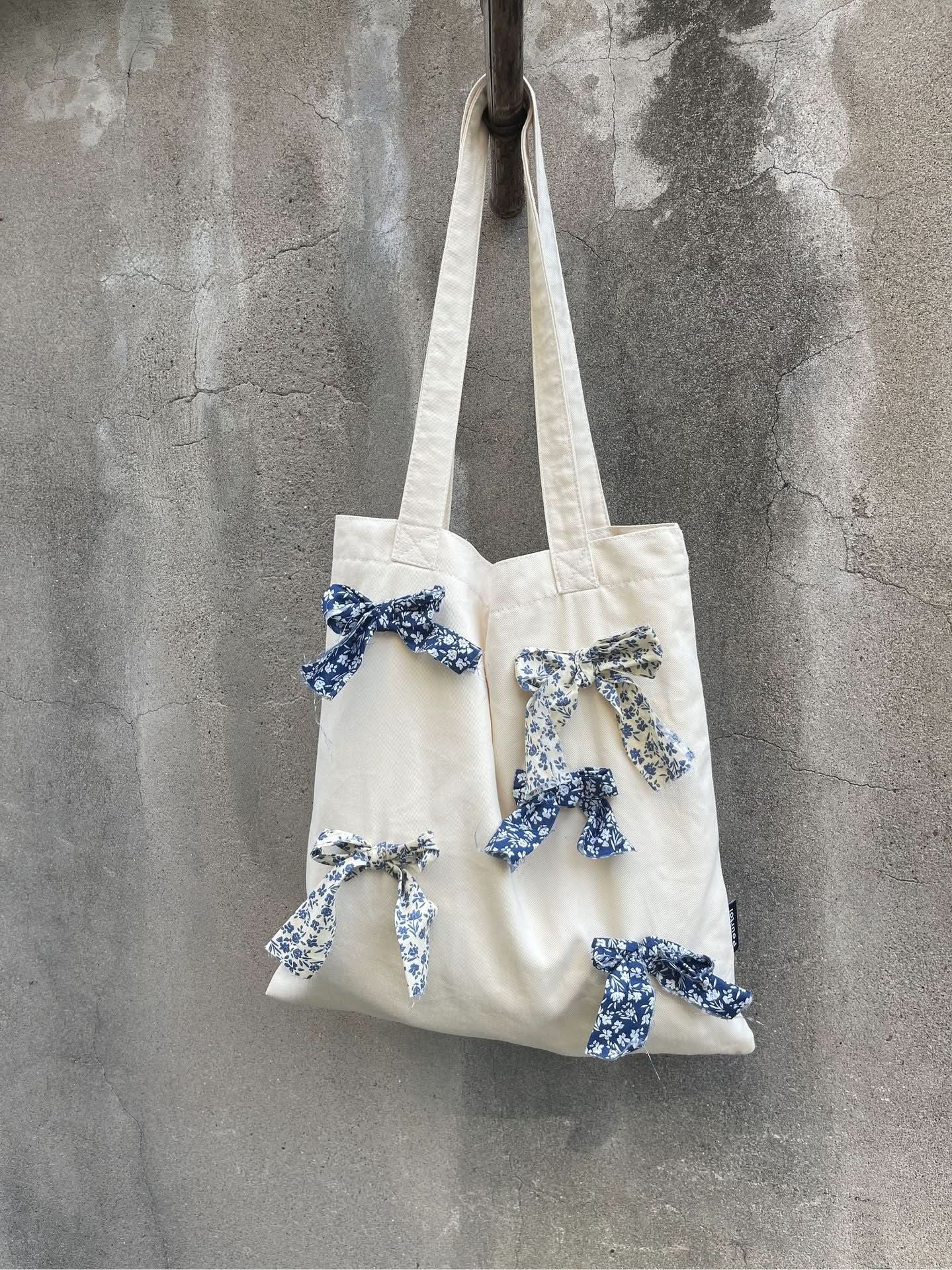 Cream Off-white Shoulder Bag with 3D Bow - Niche Canvas Bag for Students