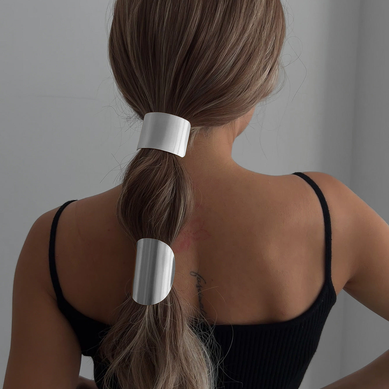 Sleek Metal Hair Cuff Rope – Minimal Chic Ponytail Holder for Women