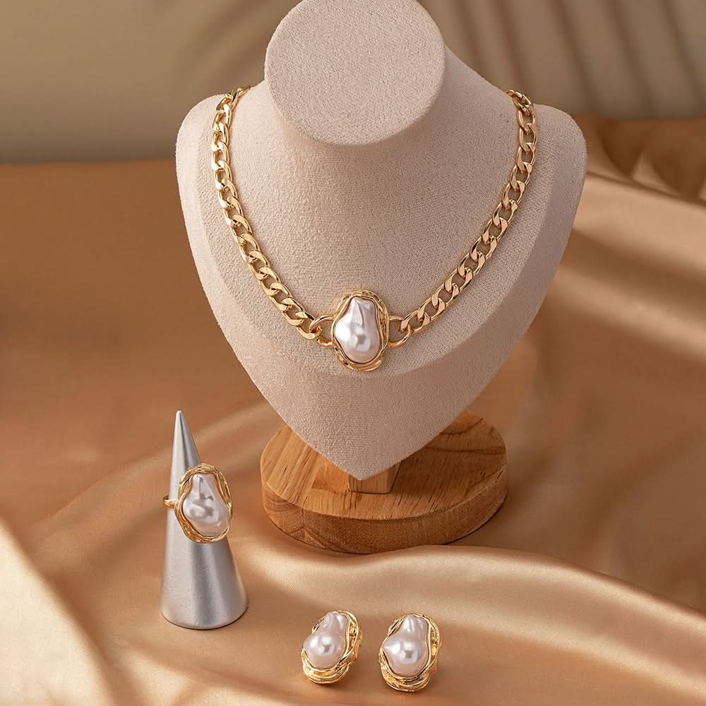 Luxury Pearl Necklace & Earrings Set