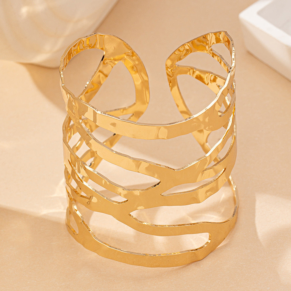 Bold Gold Cutout Cuff Bracelet – Adjustable Alloy Geometric Bracelet for Women