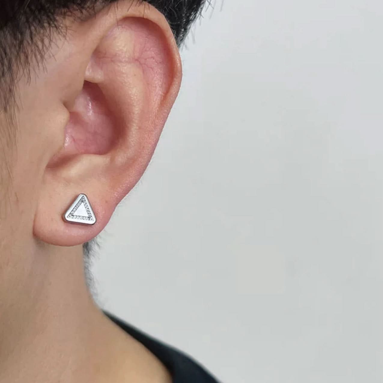 Men’s Trendy Triangle Ear Clips - Non-Pierced Earrings