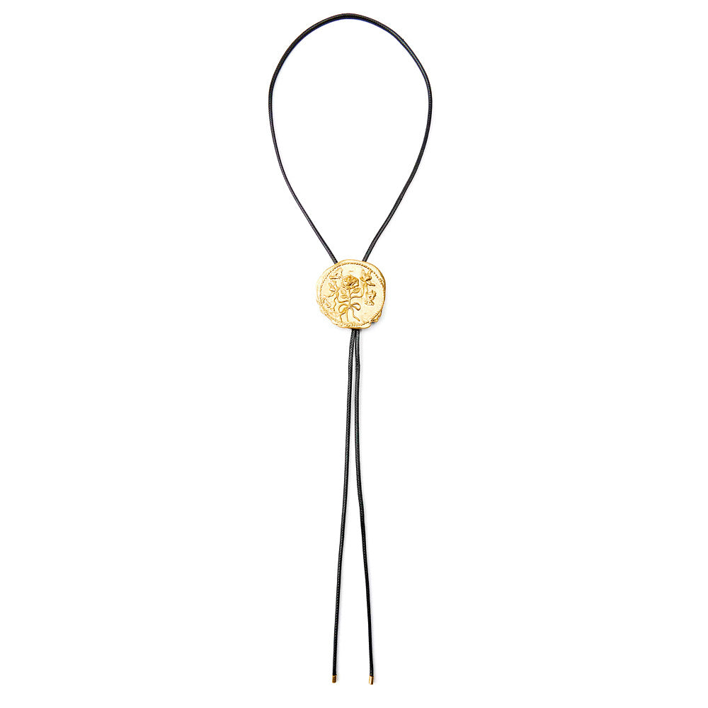 Vintage Floral Medallion Necklace – Western-Inspired Metal Pendant Jewelry for Women