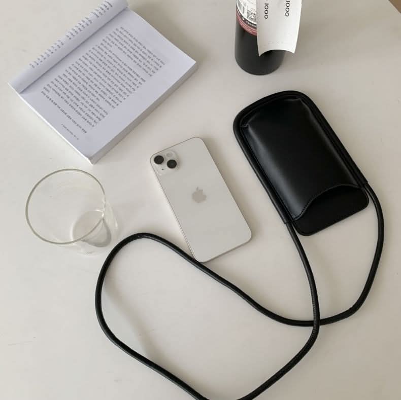 Minimalist Crossbody Phone Bag – Stylish Small Shoulder Purse